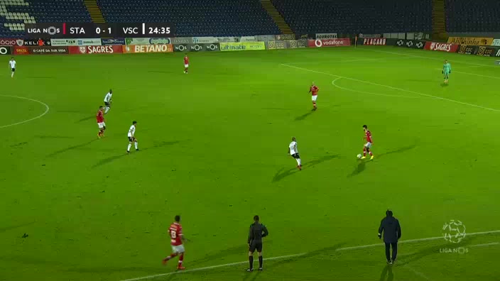 POR D1 Santa Clara Vs Vitoria Guimaraes 26 phút Ricardo Andrade Quaresma BernardoVào, ghi bàn 0:2