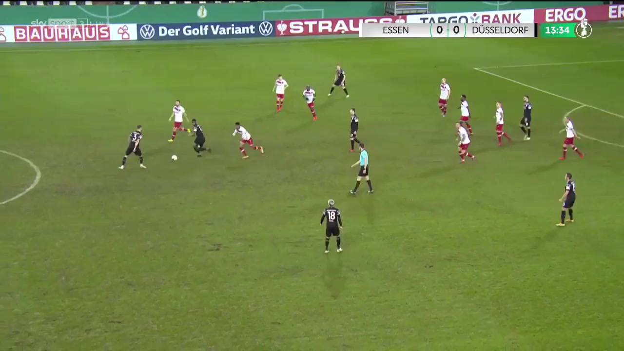 GERC Rot-Weiss Essen Vs Fortuna Dusseldorf 14 phút Simon EngelmannVào, ghi bàn 1:0