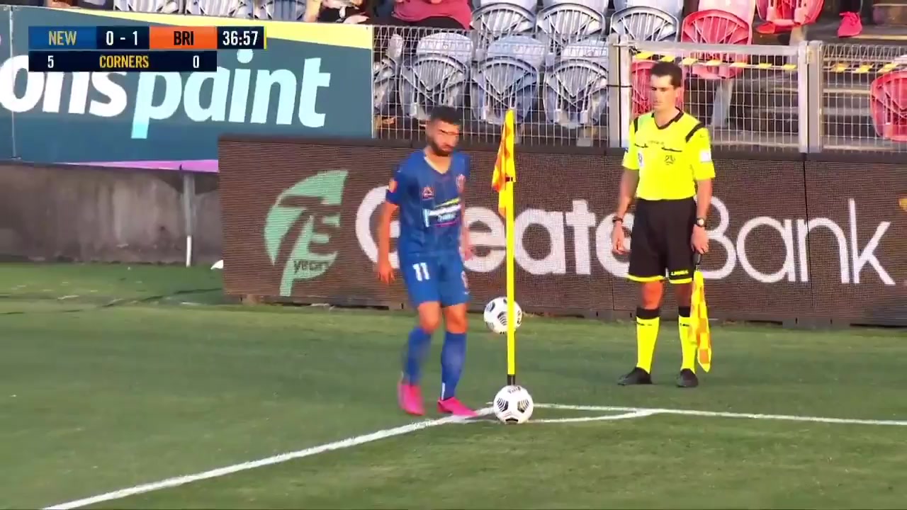 AUS D1 Newcastle Jets Vs Brisbane Roar 37 phút Valentino YuelVào, ghi bàn 1:1