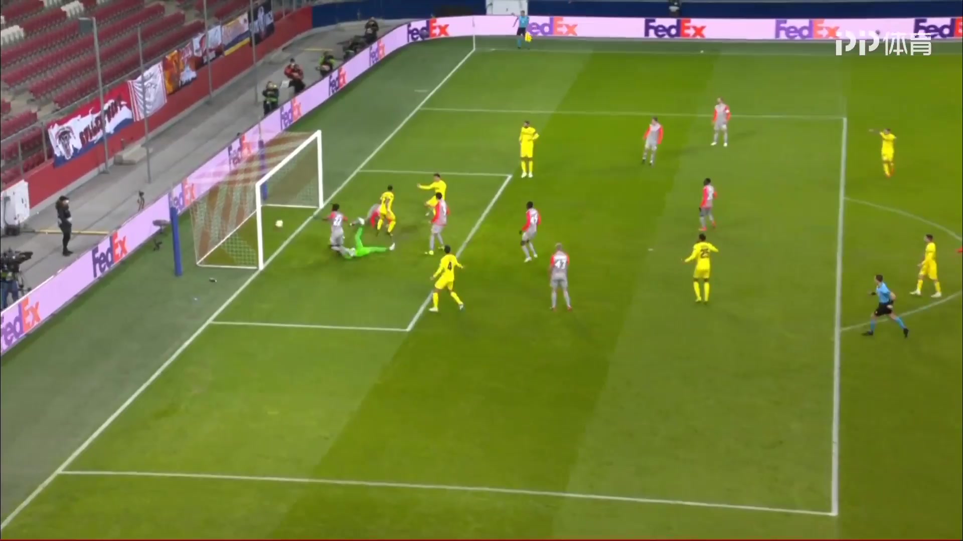 113 Red Bull Salzburg Vs Villarreal 40 skor gol Francisco Alcacer,Paco, skor 0:1