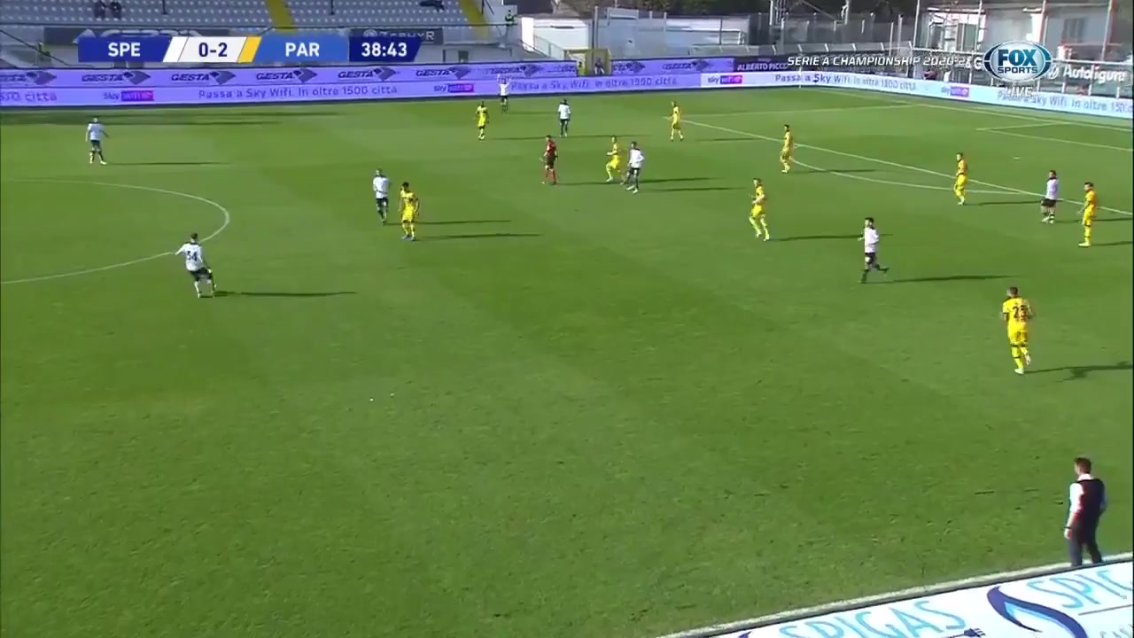 Serie A Spezia Vs Parma 38 phút Giulio MaggioreVào, ghi bàn 1:2