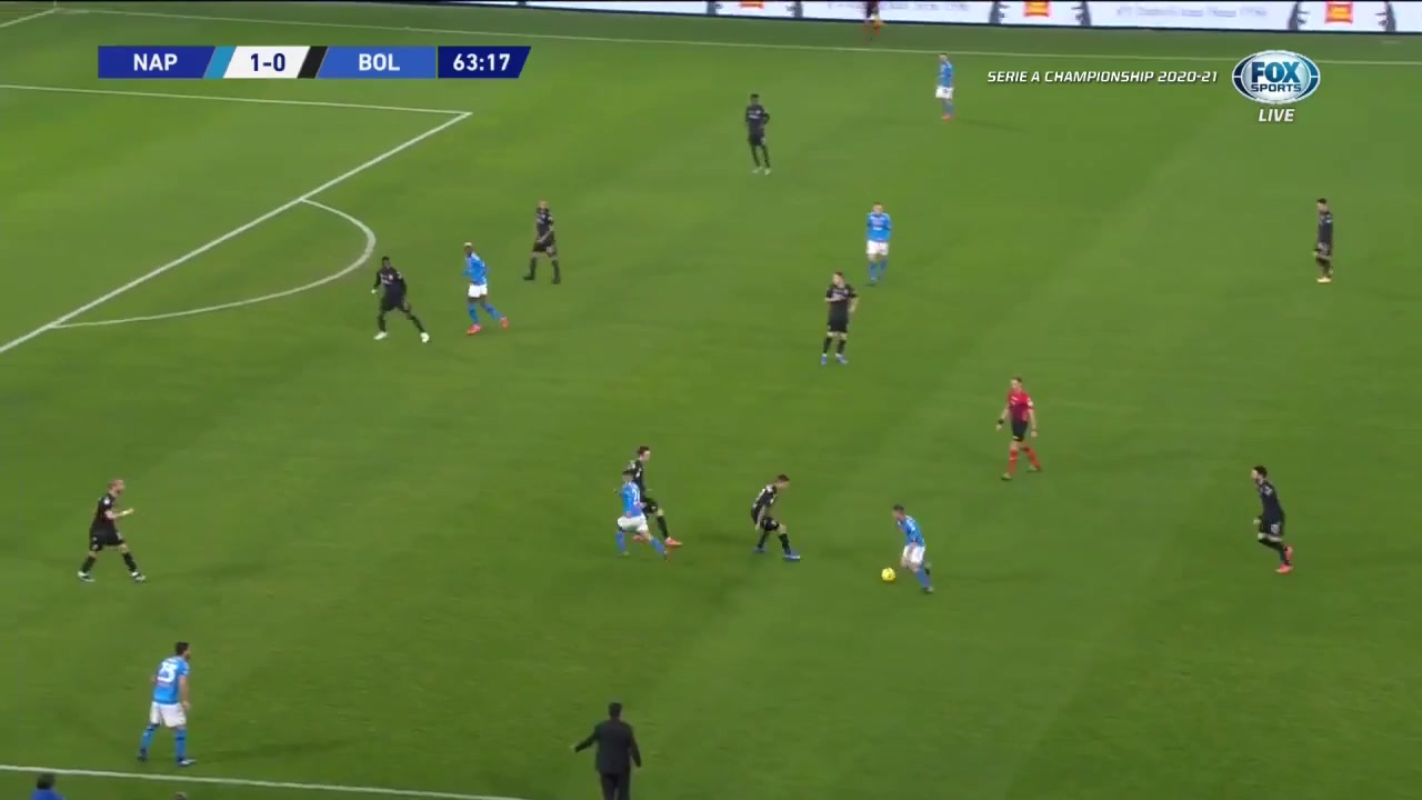 34 Napoli Vs Bologna 65 skor gol Victor James Osimhen, skor 2:0