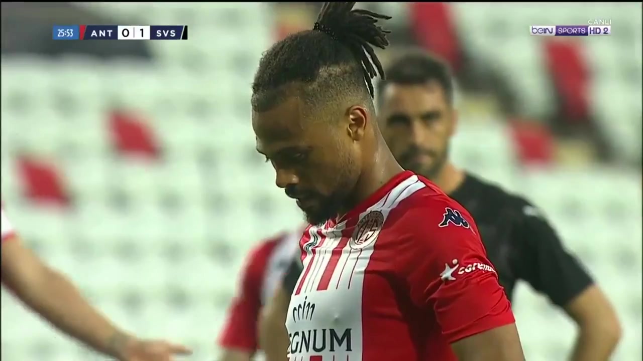 TUR D1 Antalyaspor Vs Sivasspor 26 phút Alfredo Kulembe Ribeiro, FredyVào, ghi bàn 1:1