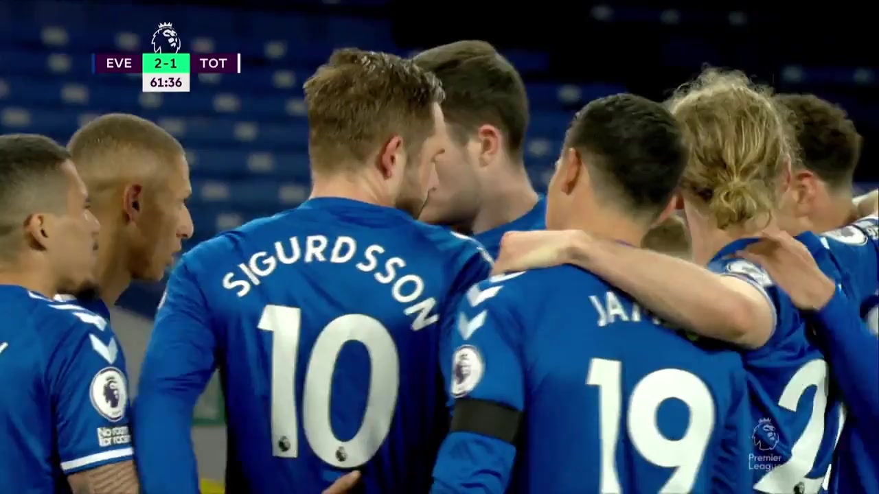 EPL Everton Vs Tottenham Hotspur 63 phút Gylfi SigurdssonVào, ghi bàn 2:1