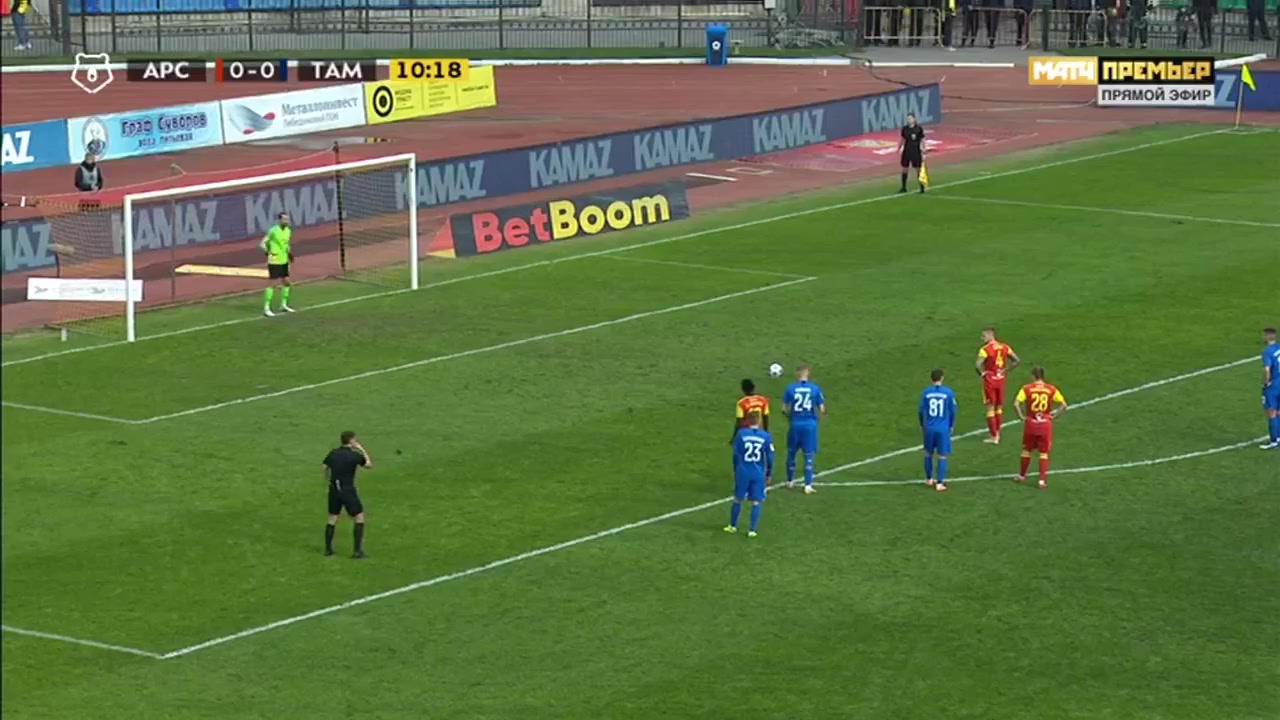 10 Arsenal Tula Vs Tambov 10 skor gol Robert Bauer, skor 1:0