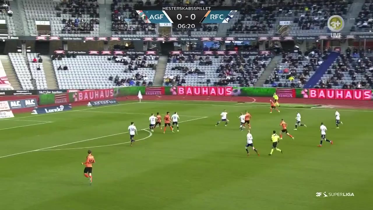 DEN SASL Aarhus AGF Vs Randers FC 7 phút Albert GronbaekVào, ghi bàn 1:0