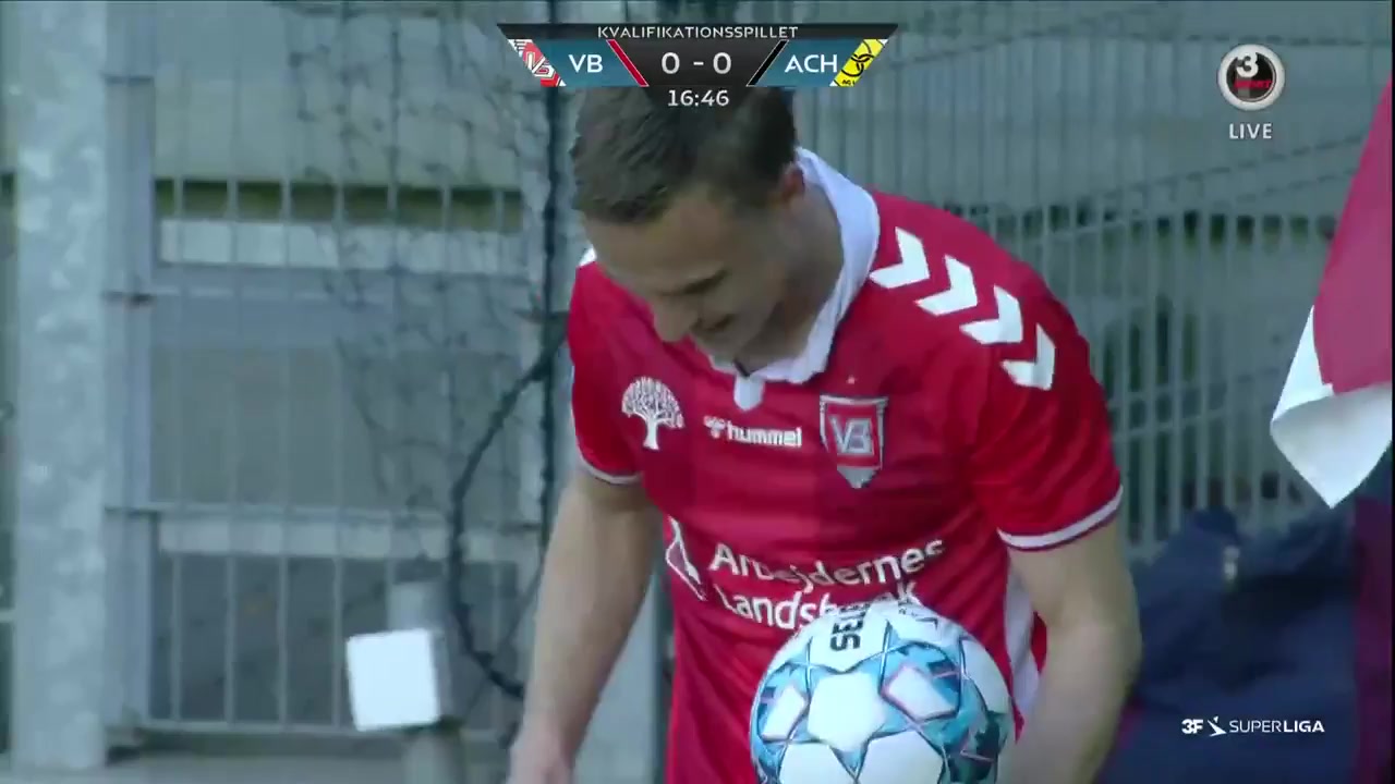 DEN SASL Vejle Vs AC Horsens 17 phút Hugo EkitikeVào, ghi bàn 1:0