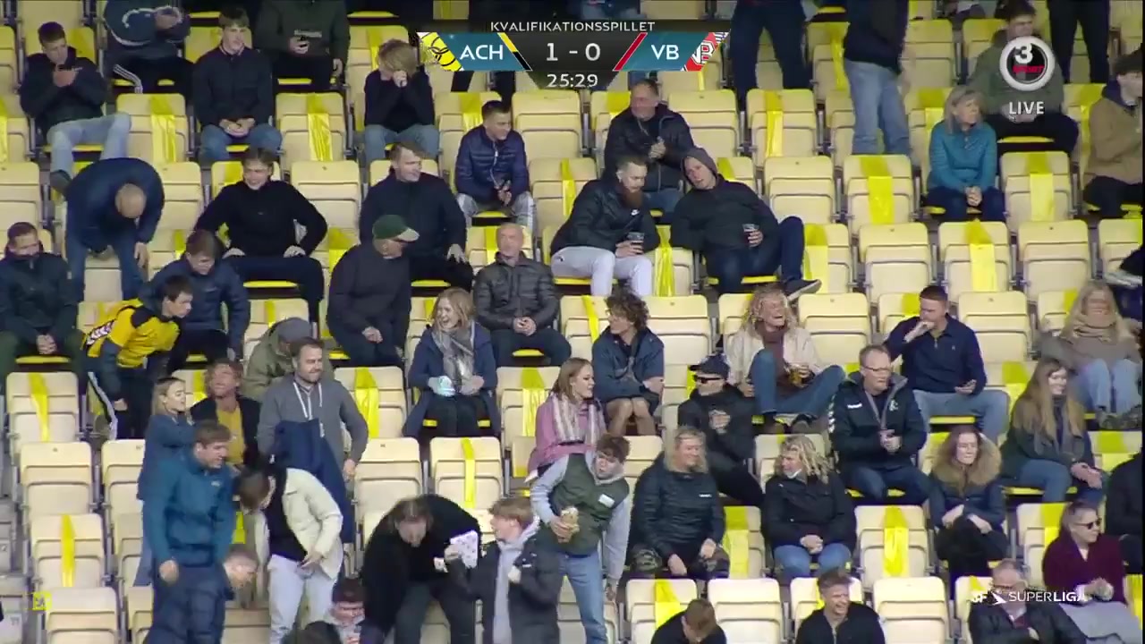 DEN SASL AC Horsens Vs Vejle 25 phút Louka AndreassenVào, ghi bàn 1:0