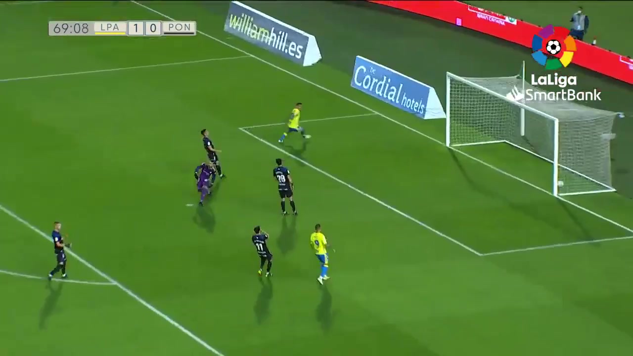 SPA D2 Las Palmas Vs Ponferradina Sergio Ezequiel Araujo Goal in 69 min, Score 2:0