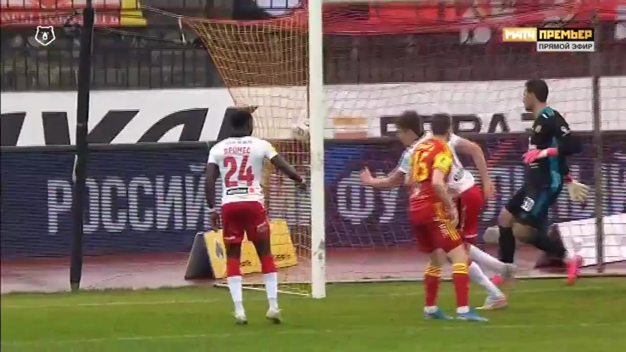 10 Arsenal Tula Vs Spartak Moscow 20 skor gol Alexander Sobolev, skor 0:1