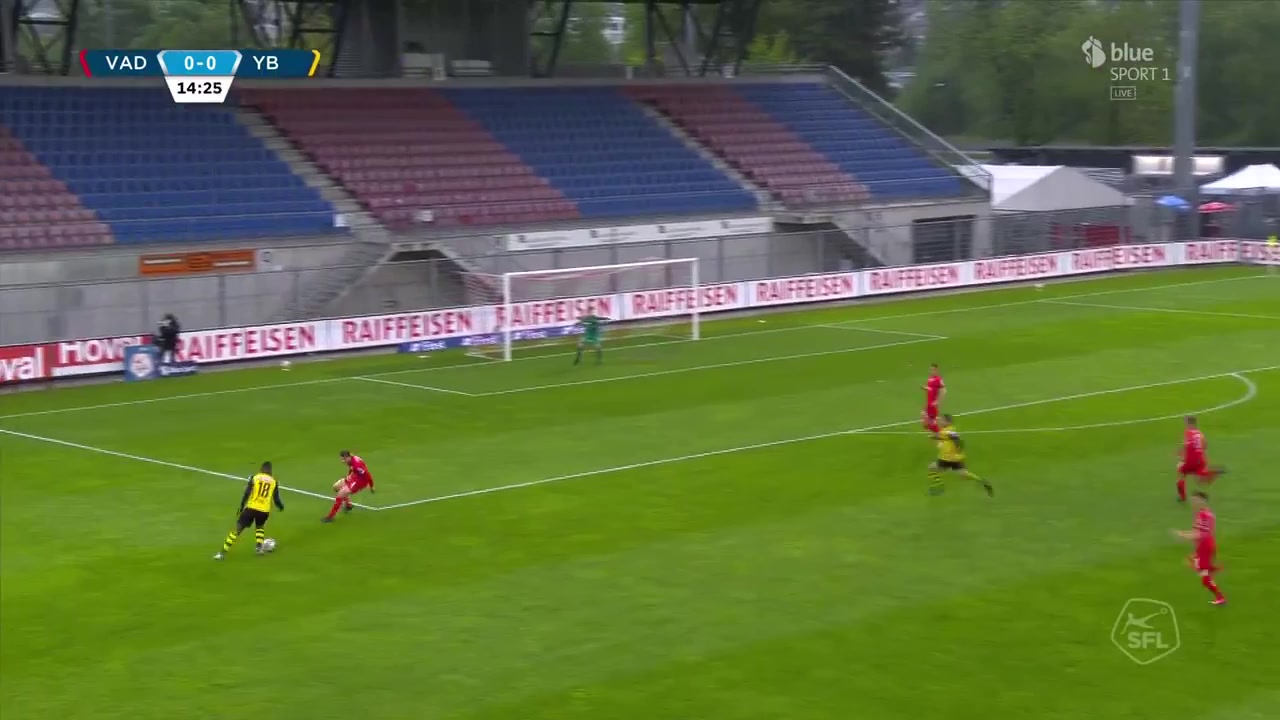 SUI Sl Vaduz Vs Young Boys 14 phút Theoson Jordan SiebatcheuVào, ghi bàn 0:1