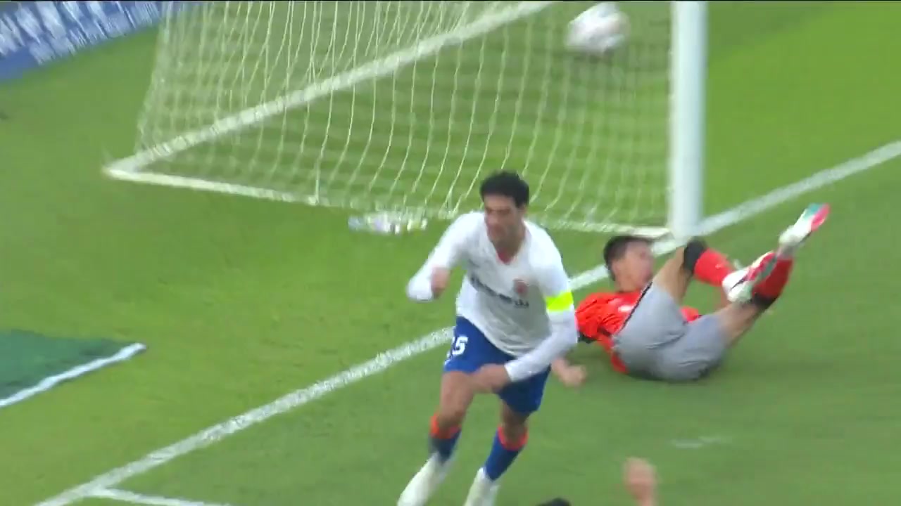 中超A 深圳队(中) Vs 山东泰山 27分马鲁亚内·费莱尼进球,比分0:1