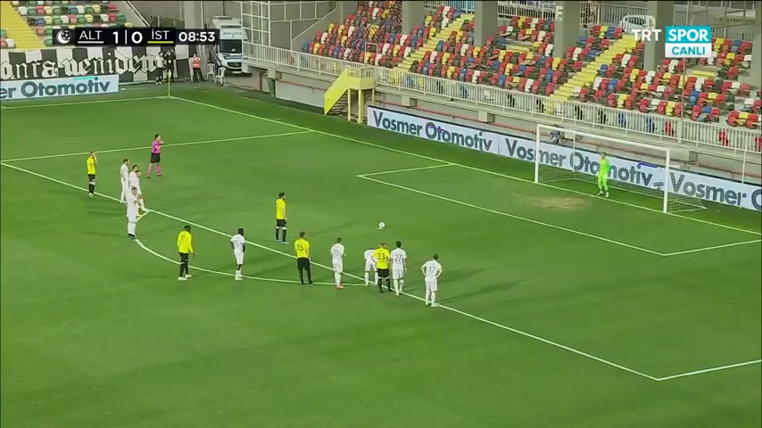 130 Altay Spor Kulubu Vs Istanbulspor 8 skor gol Onur Ergun, skor 1:1