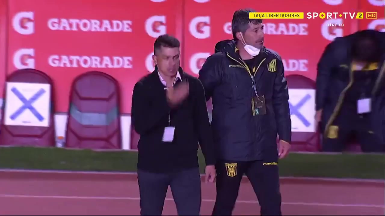 CON CLA The Strongest Vs Santos 22 phút Willie Hortencio BarbosaVào, ghi bàn 2:0