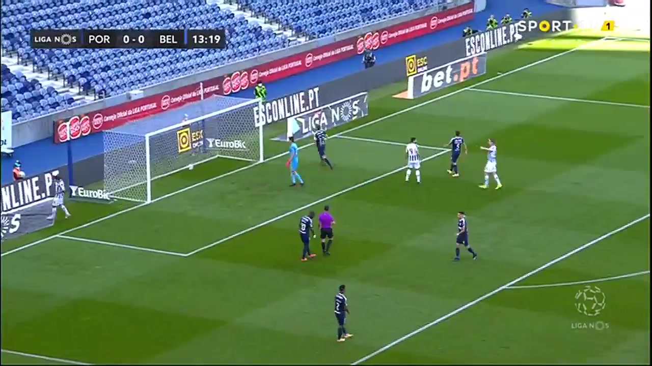 POR D1 FC Porto Vs Belenenses 13 phút Mehdi TaromiVào, ghi bàn 1:0