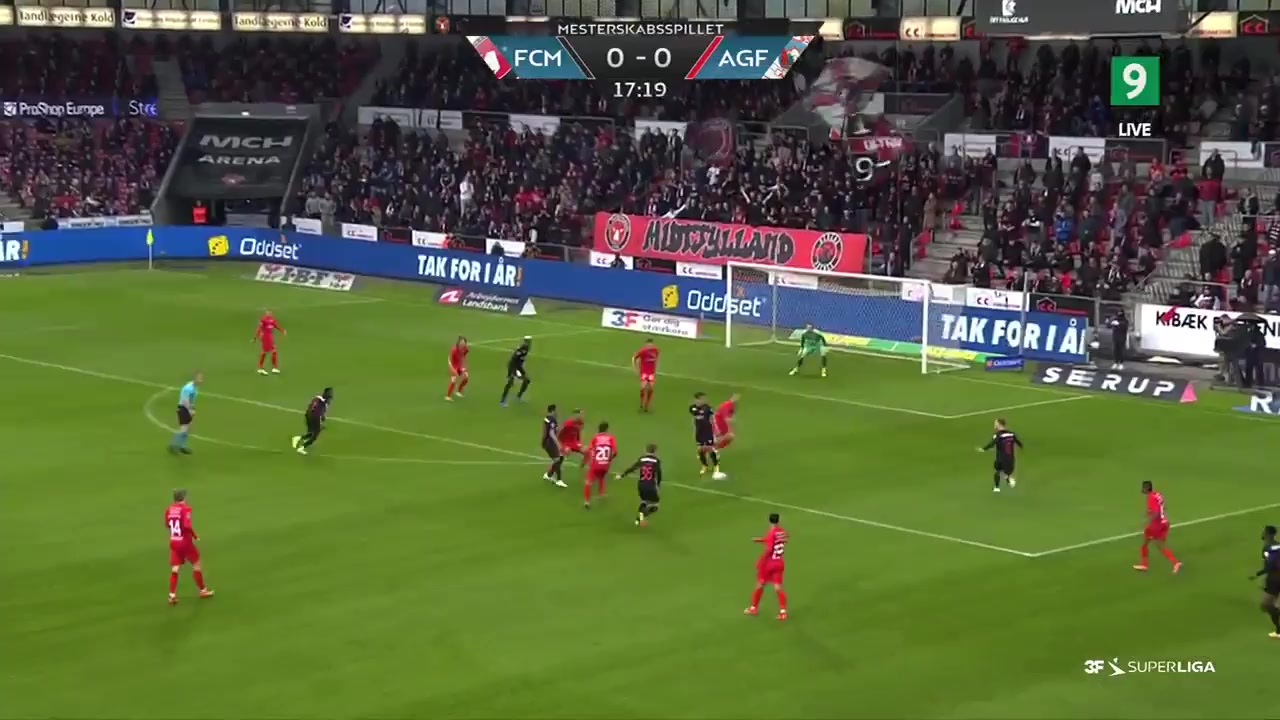 DEN SASL Midtjylland Vs Aarhus AGF 17 phút Evander da Silva FerreiraVào, ghi bàn 1:0