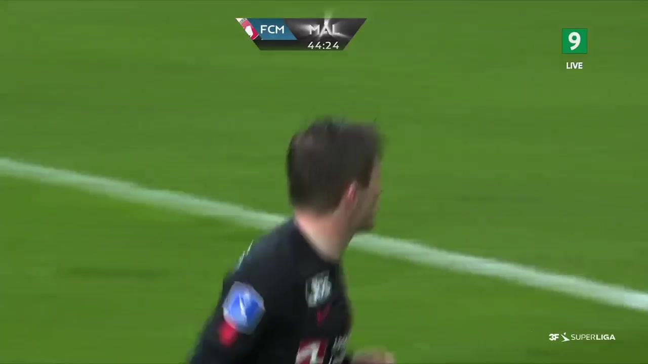 DEN SASL Midtjylland Vs Aarhus AGF 44 phút Anders DreyerVào, ghi bàn 2:0