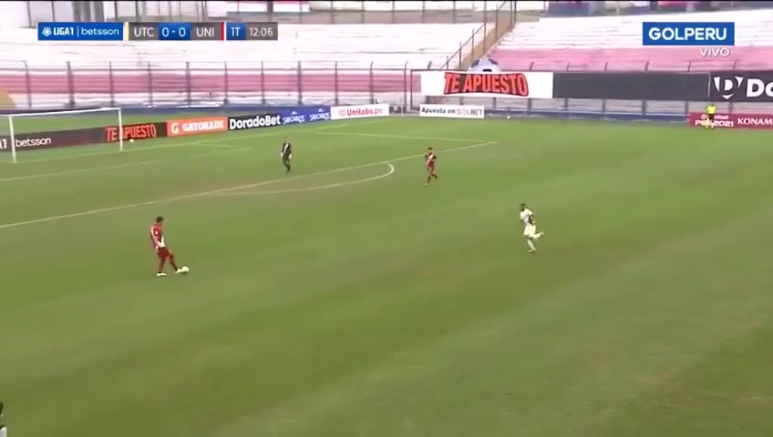 242 UTC Cajamarca Vs Universitario De Deportes 12 skor gol Hernan Novick Rattich, skor 0:1