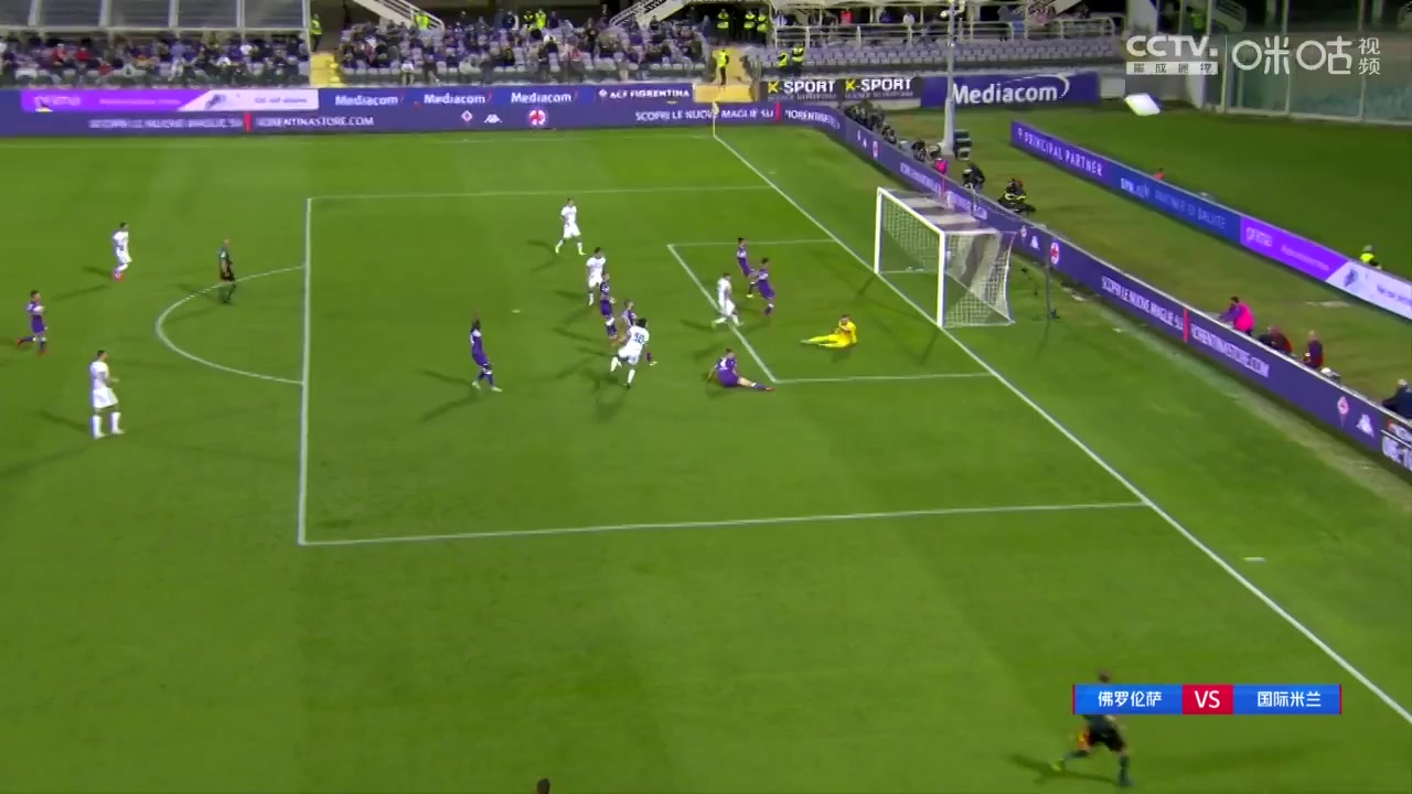 Serie A Fiorentina Vs Inter Milan 52 phút Matteo DarmianVào, ghi bàn 1:1