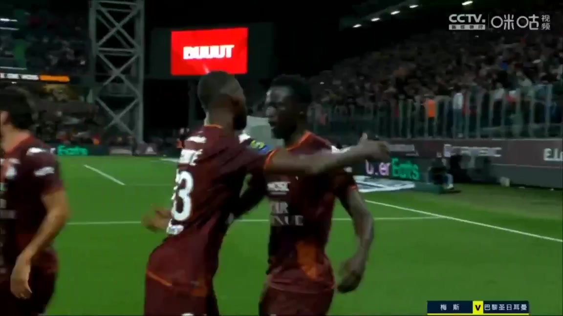 11 Metz Vs Paris Saint Germain (PSG) 39 skor gol Boubakar Kouyate, skor 1:1