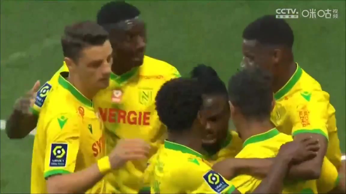 Ligue1 Nantes Vs Stade Brestois 26 phút Ludovic BlasVào, ghi bàn 1:0