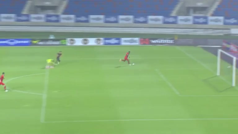 700 JL Chiangmai United FC Vs Nakhon Ratchasima 24 skor gol Yannick Boli, skor 1:0