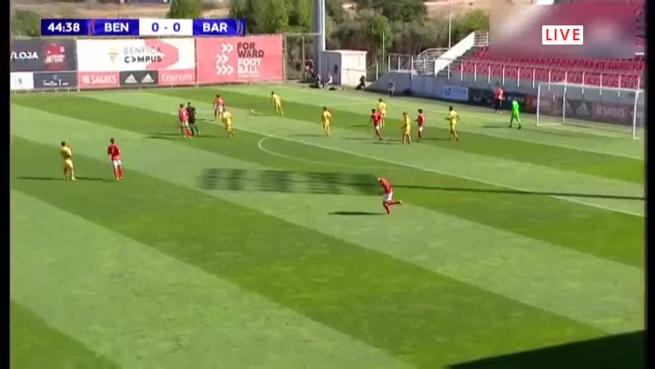 1327 Benfica U19 Vs Barcelona U19 44 skor gol , skor 1:0