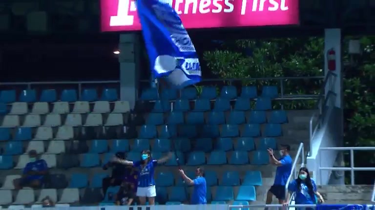 700 Chonburi Shark FC Vs JL Chiangmai United FC 40 skor gol Gidi Kanyuk, skor 1:1