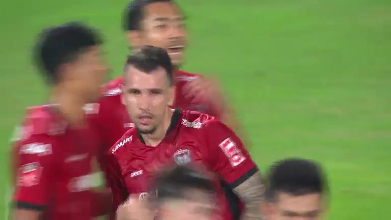 700 Muang Thong United Vs BEC Tero Sasana 39 skor gol Sardor Mirzayev, skor 1:1