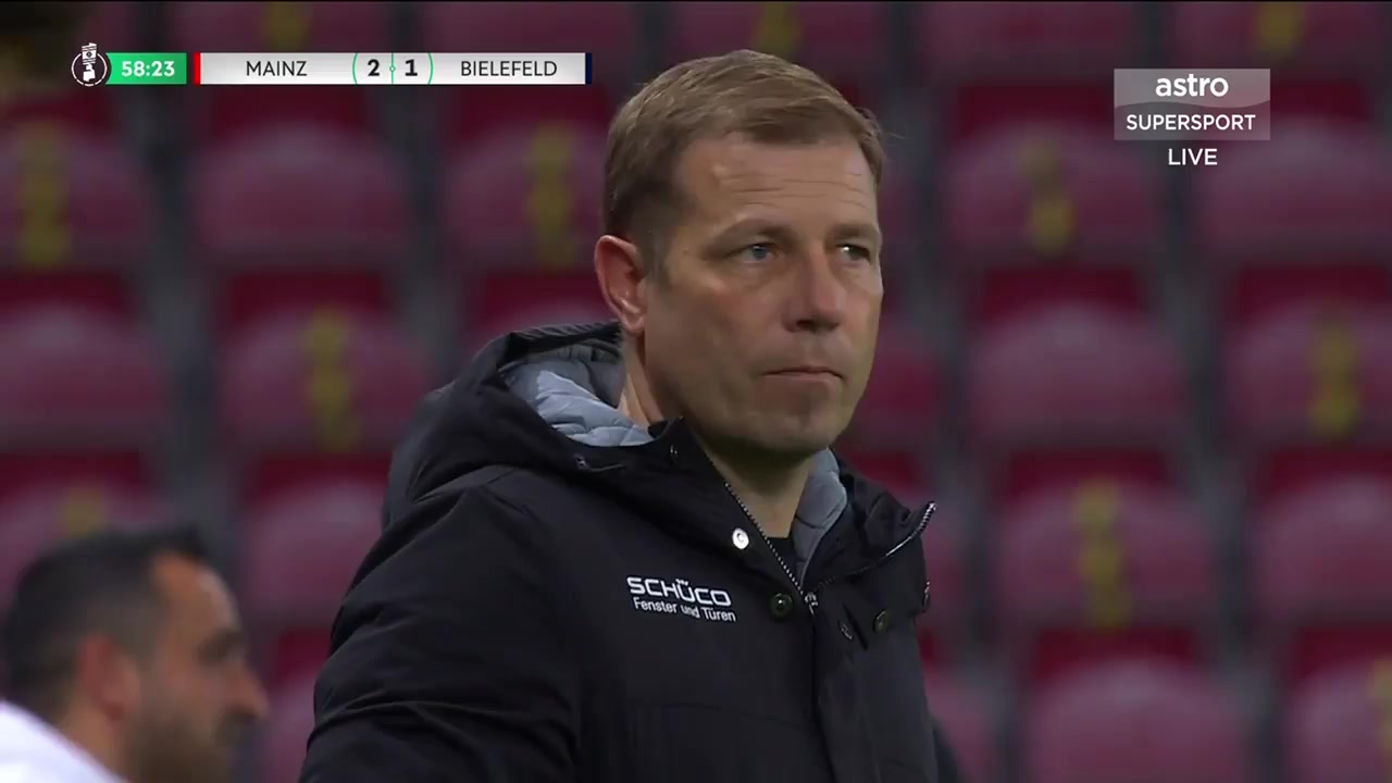 GERC FSV Mainz 05 Vs Arminia Bielefeld 58 phút Karim OnisiwoVào, ghi bàn 2:1