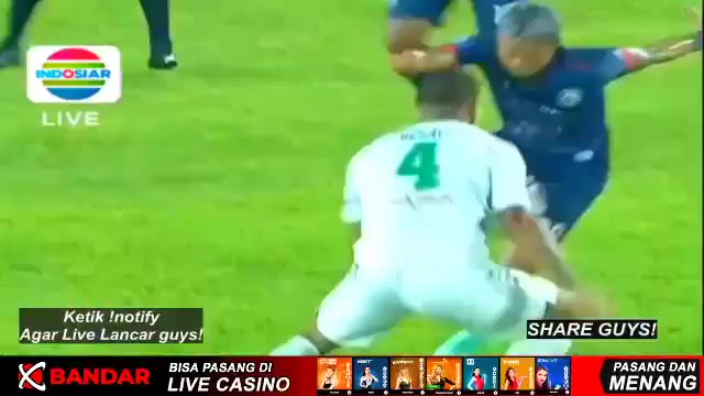 IDN ISL Arema Malang Vs Persebaya Surabaya 11 phút Carlos Manuel Santos FortesVào, ghi bàn 1:0