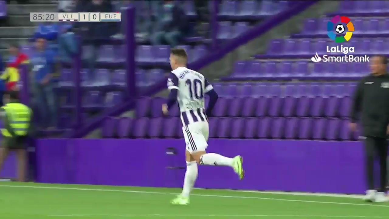 SPA D2 Real Valladolid Vs Fuenlabrada 86 phút Cristo Ramon Gonzalez PerezVào, ghi bàn 2:0