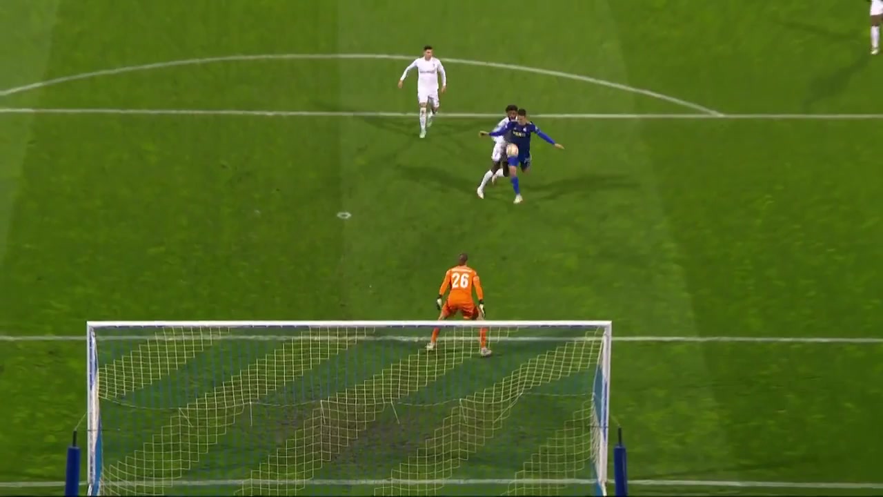 UEFA EL Dinamo Zagreb Vs Racing Genk Luka Menalo Goal in 35 min, Score 1:0