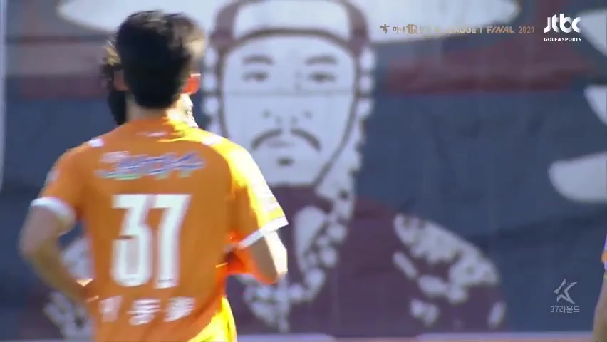 15 Jeju United Vs Suwon FC 28 skor gol Gerso Fernandes, skor 1:0