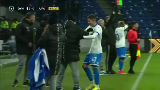 10 Dynamo Moscow Vs FC Ufa 85 skor gol Arsen Zakharyan, skor 2:0