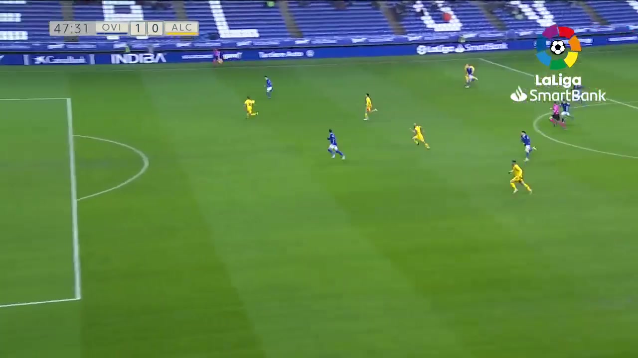 SPA D2 Real Oviedo Vs AD Alcorcon 49 phút Gaston BrugmanVào, ghi bàn 1:0