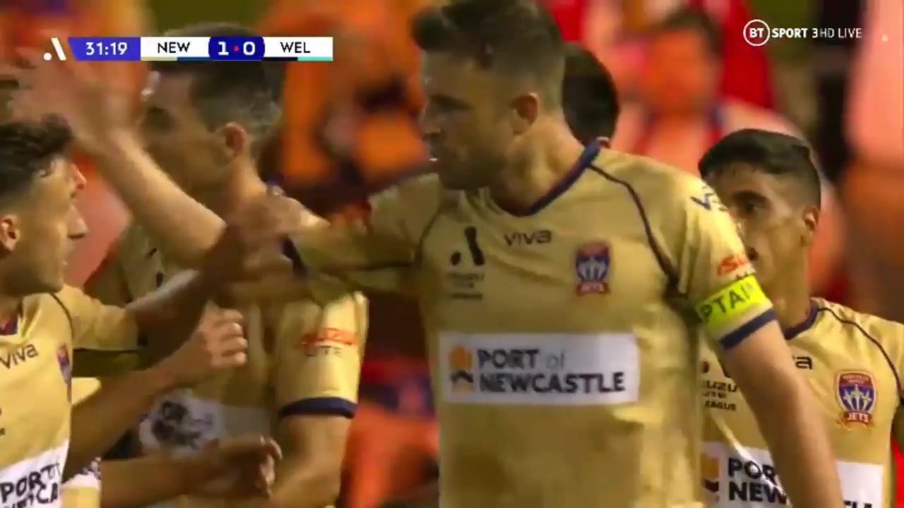 AUS D1 Newcastle Jets Vs Wellington Phoenix 30 phút Beka MikeltadzeVào, ghi bàn 1:0