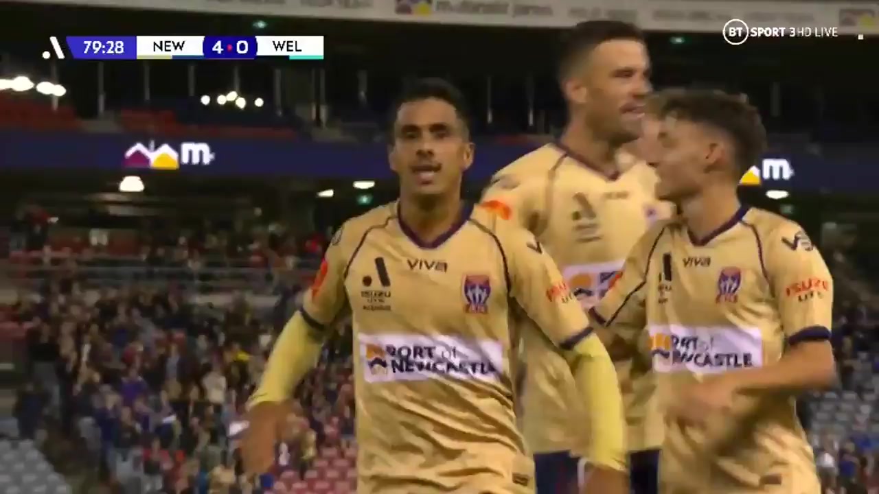 AUS D1 Newcastle Jets Vs Wellington Phoenix 79 phút Daniel PenhaVào, ghi bàn 4:0