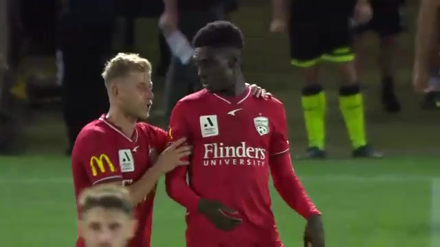 AUS D1 Adelaide United Vs Melbourne Victory 70 phút Jacob TrattVào, ghi bàn 1:1