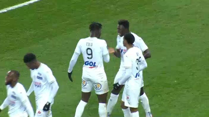 FRA D2 Amiens Vs Grenoble 36 phút Tolu ArokodareVào, ghi bàn 1:0