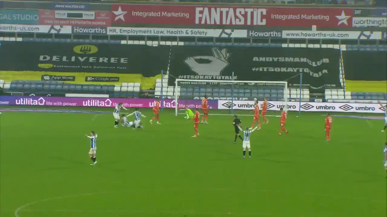 ENG LCH Huddersfield Town Vs Blackpool Sorba Thomas Goal in 82 min, Score 2:2