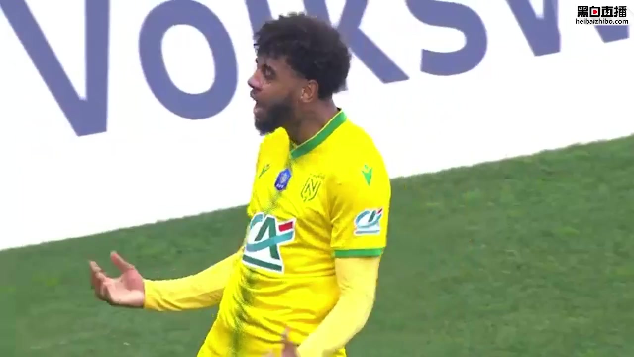 FRAC Nantes Vs Vitre 67 phút Willem GeubbelsVào, ghi bàn 0:2