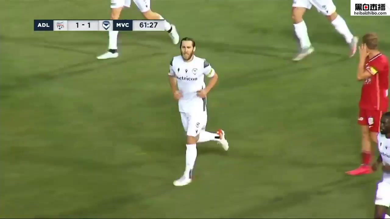 A FFA Cup Adelaide United Vs Melbourne Victory 61 phút Joshua BrillanteVào, ghi bàn 1:1