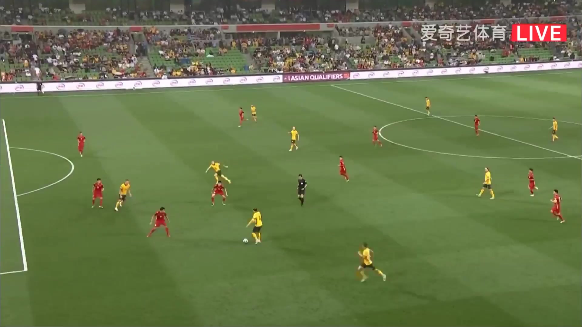 648 Australia Vs Vietnam 76 skor gol Riley Mcgree, skor 4:0