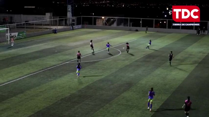 GT L(W) Deportivo Mixco (W) Vs CSD Barcena FF (w)  Goal in 31 min, Score 1:0