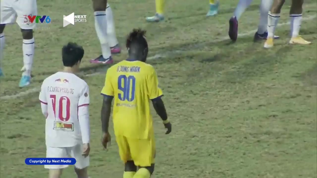 V.League 1 Song Lam Nghe An Vs Hoang Anh Gia Lai Pham Xuan Manh Goal in 45 min, Score 1:0