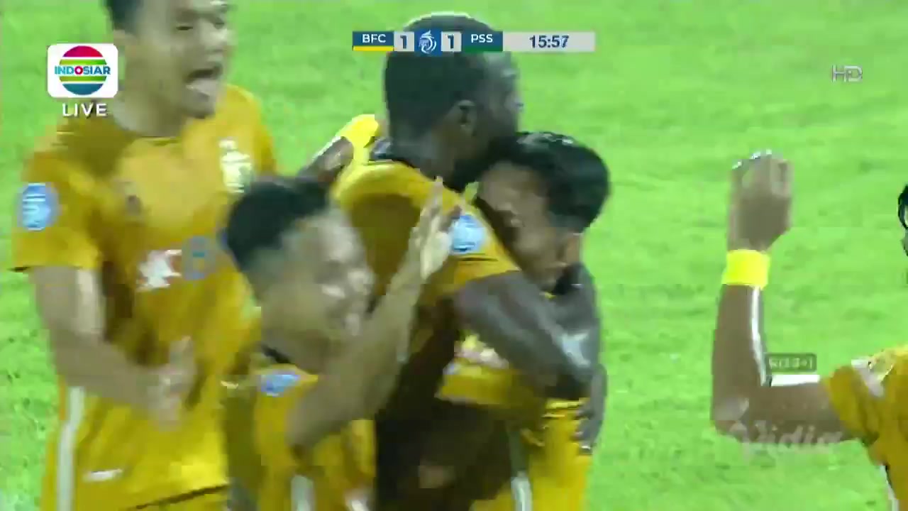 IDN ISL Bhayangkara Solo FC Vs PSS Sleman 16 phút Herman DzumafoVào, ghi bàn 1:1