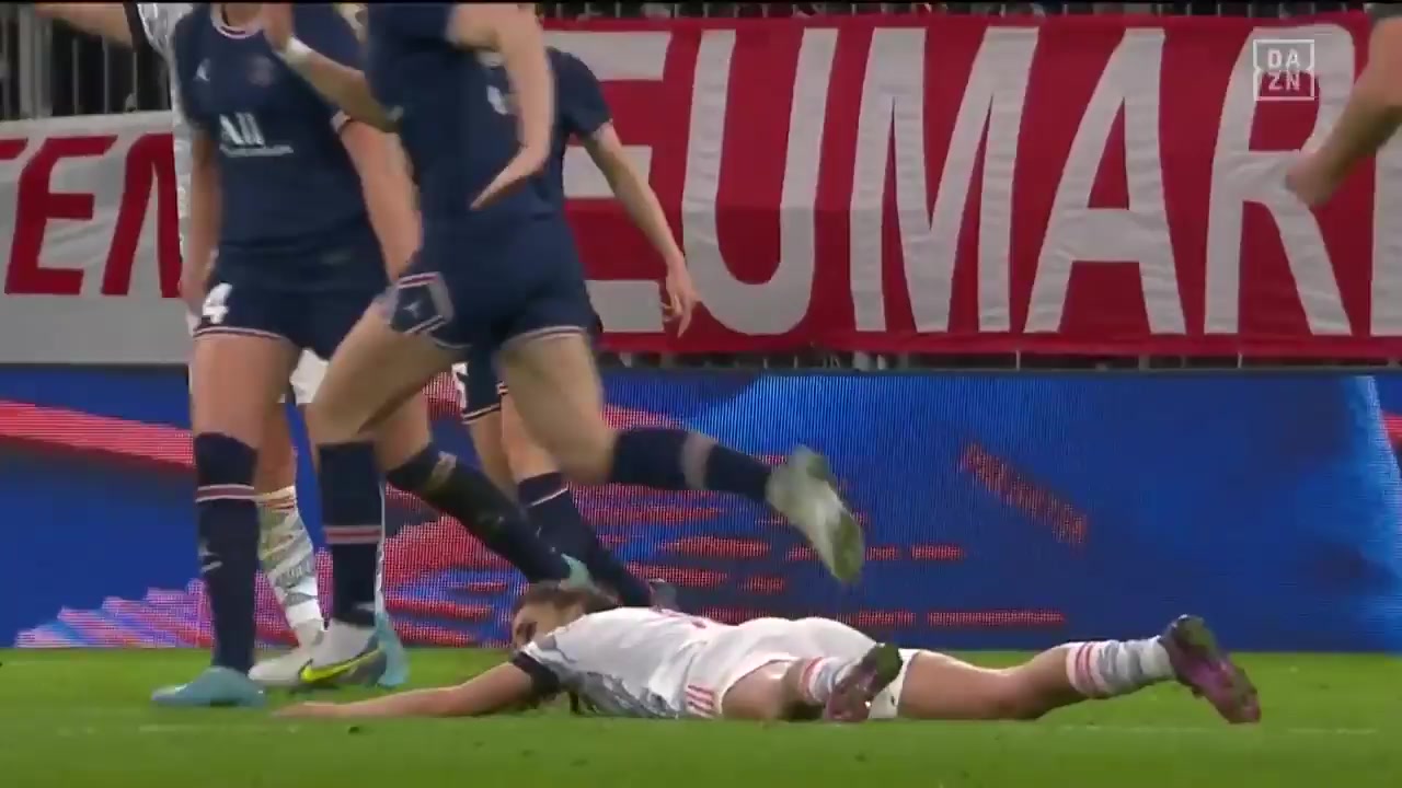 UEFA WUC Bayern Munchen (w) Vs Paris Saint Germain (w) Bühl Goal in 84 min, Score 1:2
