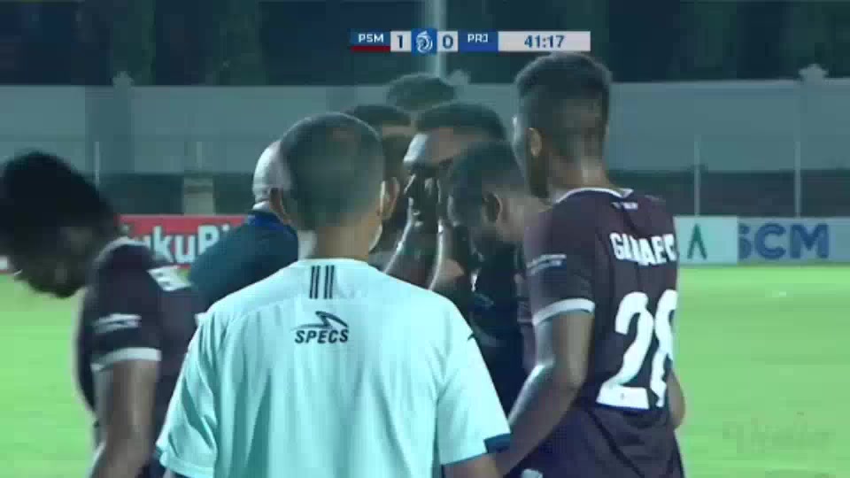 IDN ISL PSM Makassar Vs Persiraja Aceh 41 phút Ferdinand SinagaVào, ghi bàn 1:0