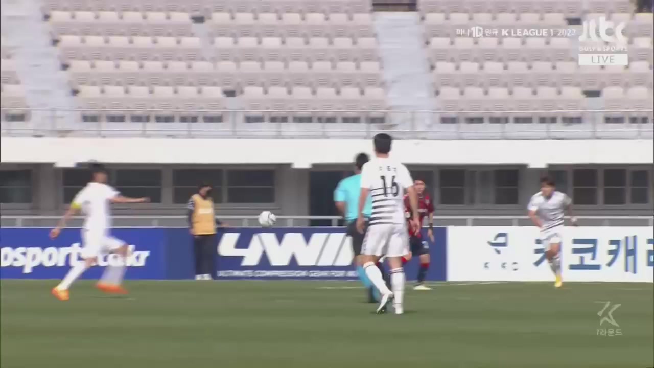 15 Suwon FC Vs Seongnam FC 86 skor gol Kim Min Hyeok, skor 3:4